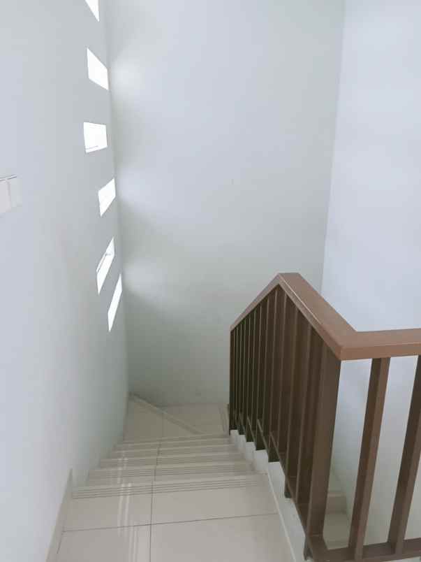 disewakan rumah cluster yarra jgc jakarta