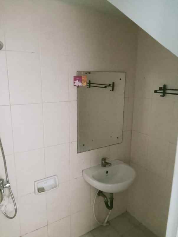 disewakan rumah cluster yarra jgc jakarta