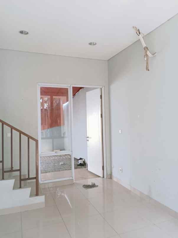 disewakan rumah cluster yarra jgc jakarta