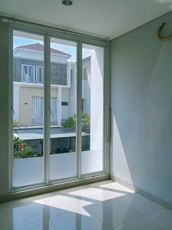 disewakan rumah cluster yarra jgc jakarta