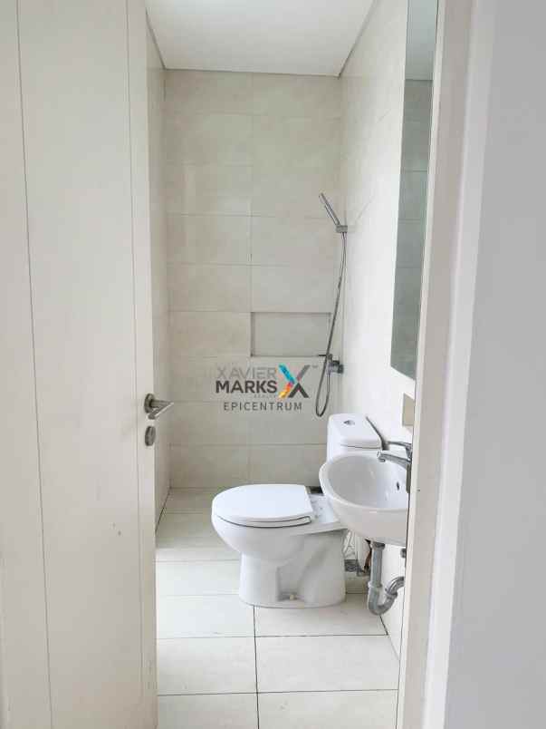 disewakan rumah grand pakuwon adelaide kosongan