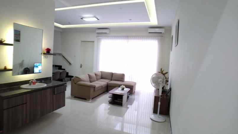 disewakan rumah pakuwon city