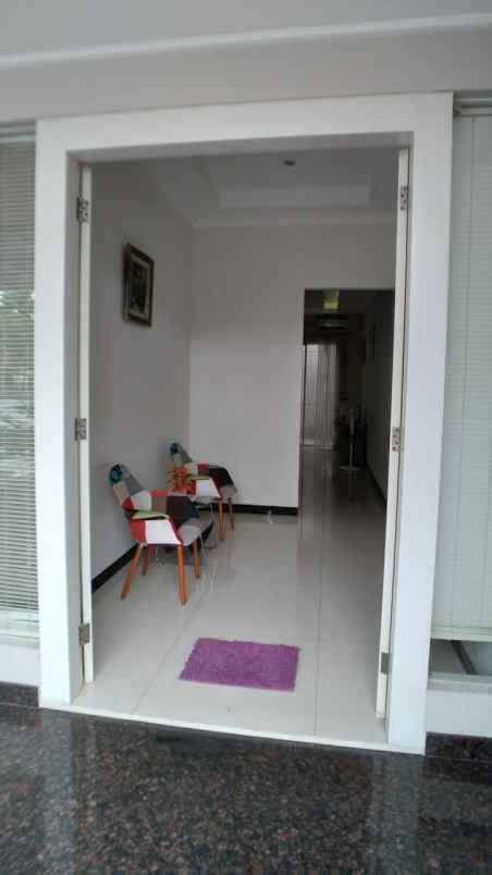 disewakan rumah pakuwon city