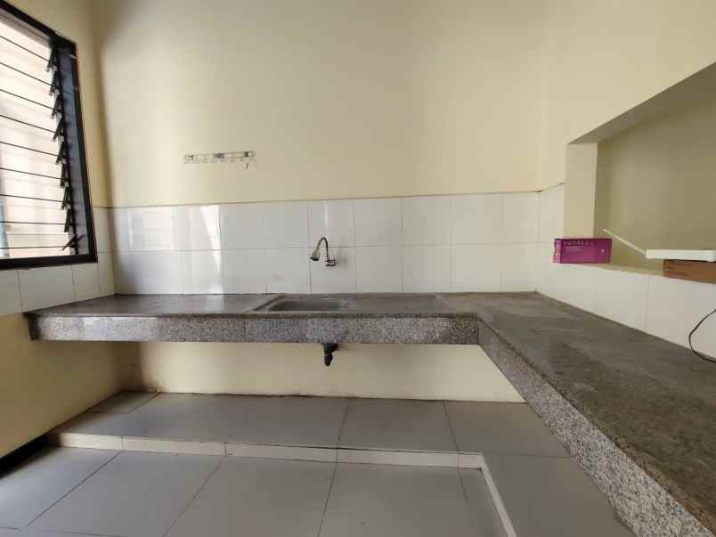 disewakan rumah royal residence