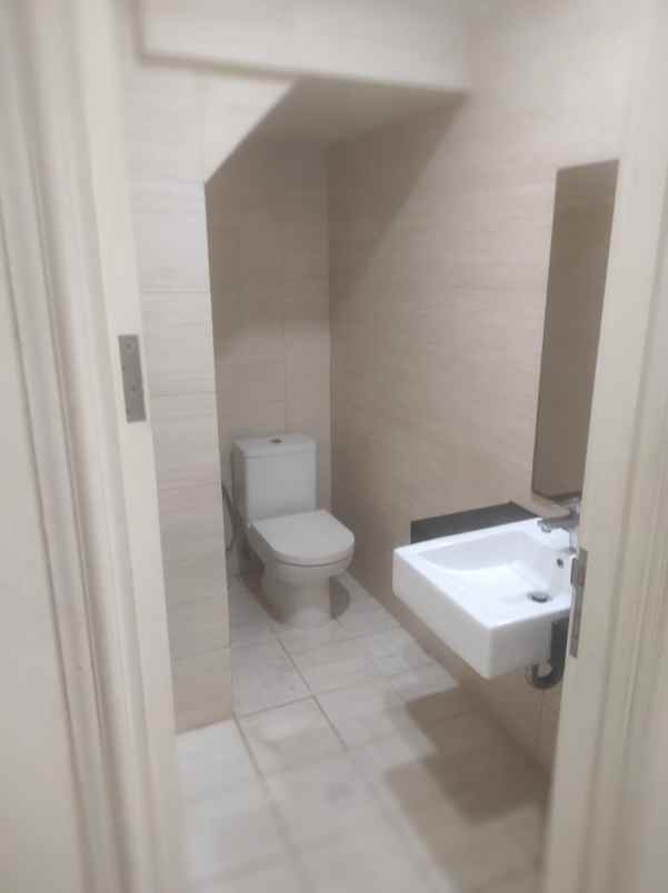 disewakan rumah rumah cluster west europa