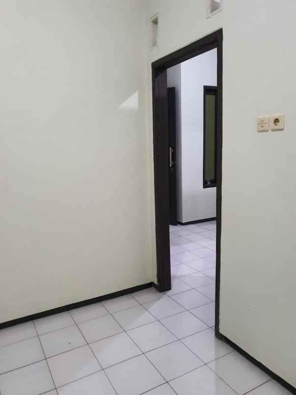 griya pesona asri medokan ayu rungkut 1 lantai nego