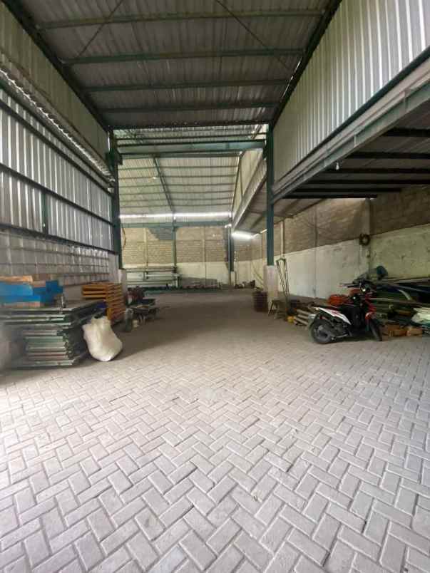 gudang siap operasi lokasi balongbendo krian