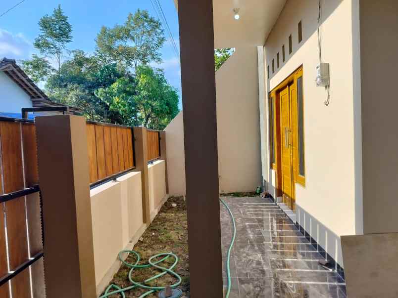 hunian elegan modern dan cantik 7 menit pasar kalasan