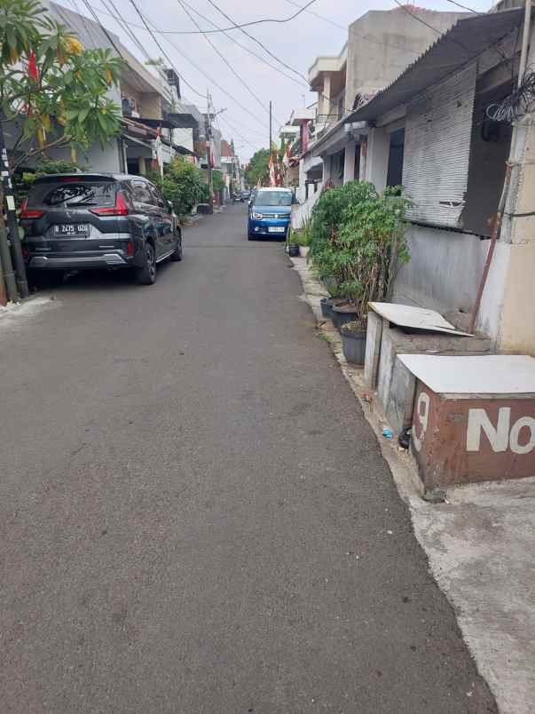 jual 2 rumah 1 lantai dan 2 lantai di dekat area rsupp