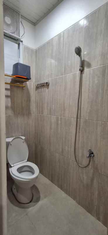 jual cepat town house 3 lantai leuwinanggung depok