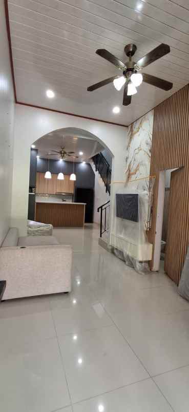 jual cepat town house 3 lantai leuwinanggung depok