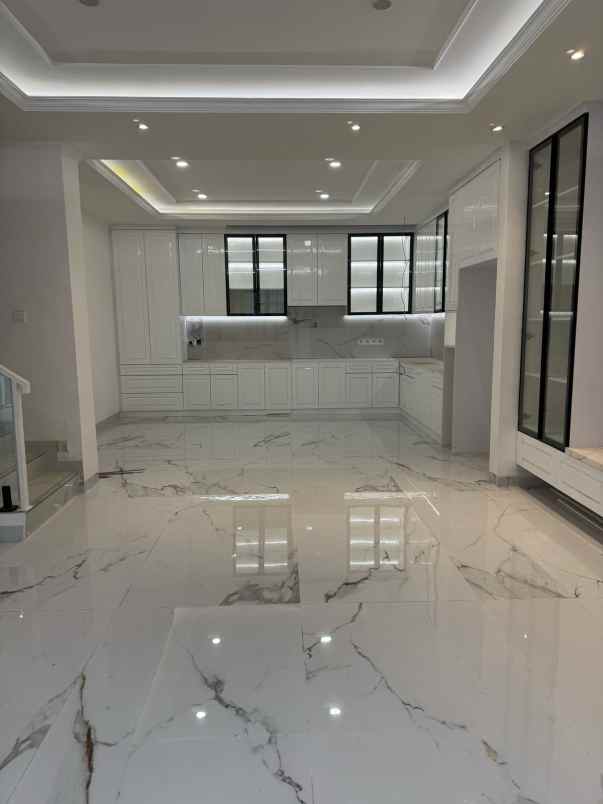 jual rumah baru golf lake victoria hills cengkareng