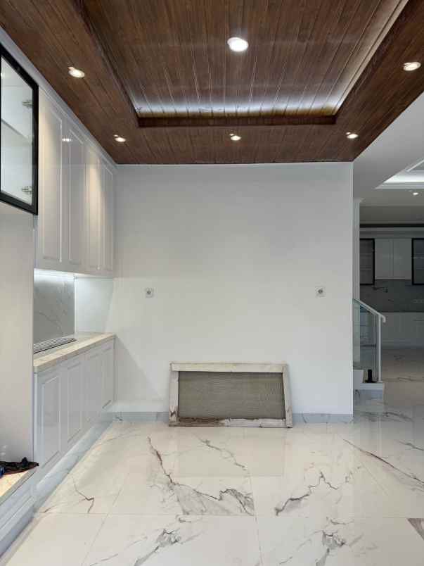 jual rumah baru golf lake victoria hills cengkareng