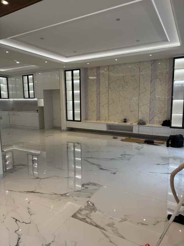 jual rumah baru golf lake victoria hills cengkareng