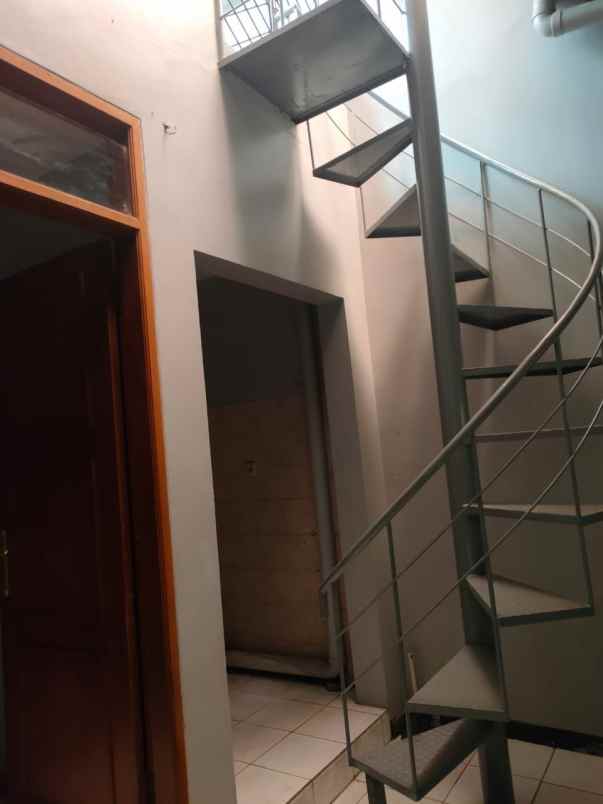 jual rumah di setraduta bandung 2 lantai