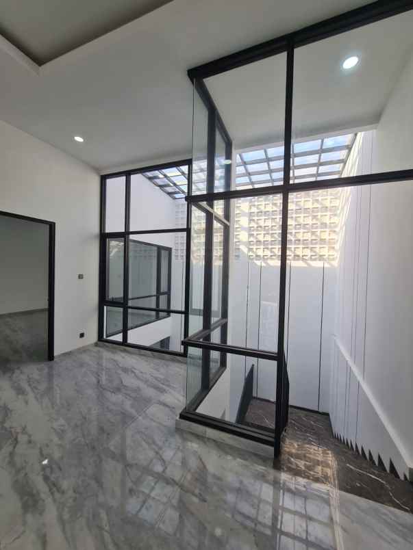 kendangsari rumah 2 lantai baru gress shm hadap utara