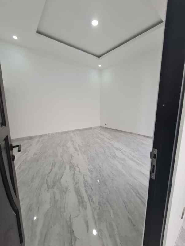 kendangsari rumah 2 lantai baru gress shm hadap utara