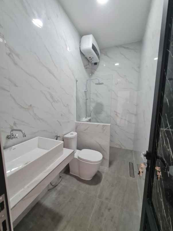 kendangsari rumah 2 lantai baru gress shm hadap utara