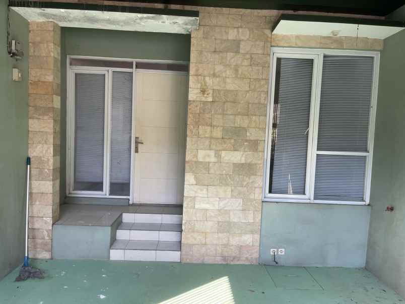 komplek sariwangi lingkungan aman 20 menit tol pasteur