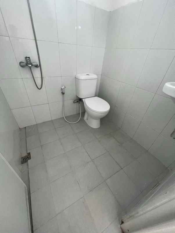 kost aktif 21 kamar dijual murah di jakal km 12