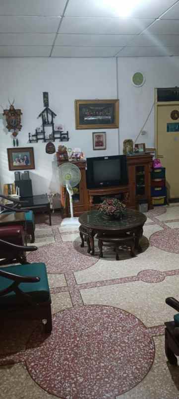 prapen indah rumah hook hadap timur dan selatan