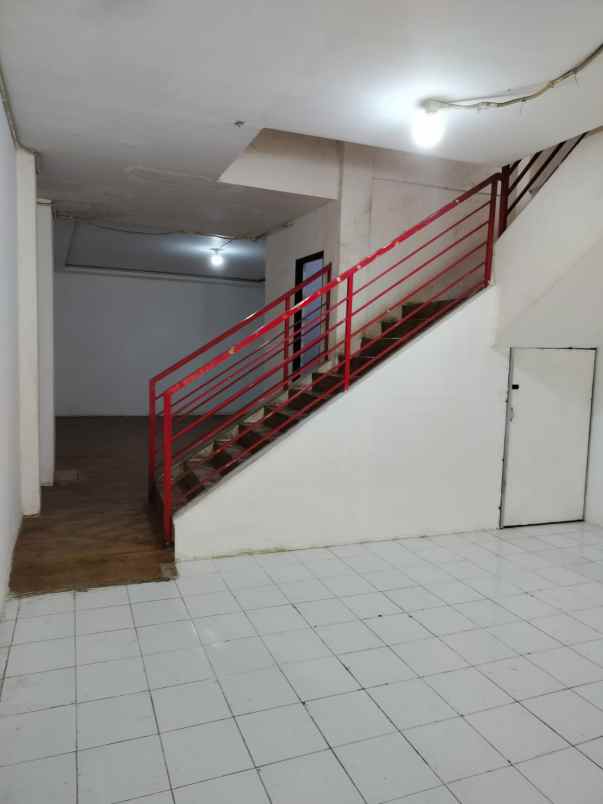 ruko 3 lantai lokasi strategis surabaya barat