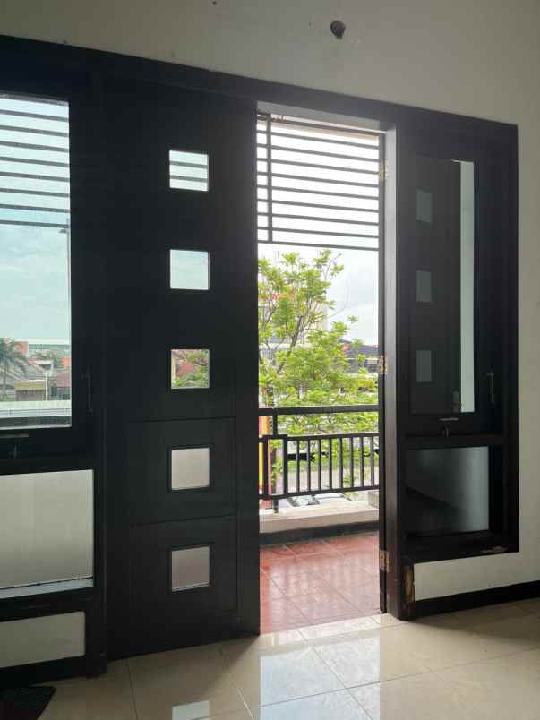 ruko second terawat strategis dekat pintu tol juanda