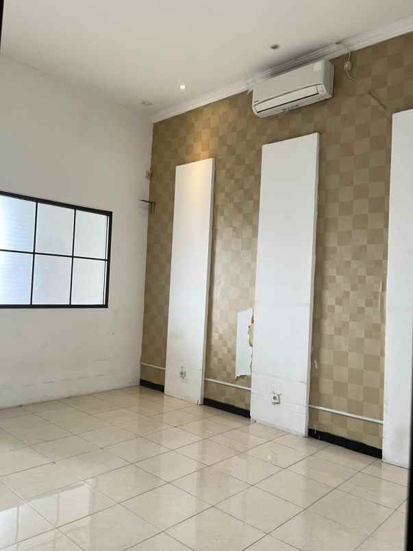 ruko second terawat strategis dekat pintu tol juanda