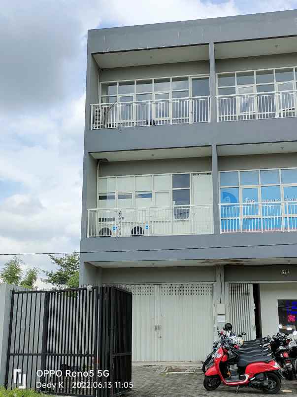 ruko siap huni selangkah ke raya wiyung surabaya