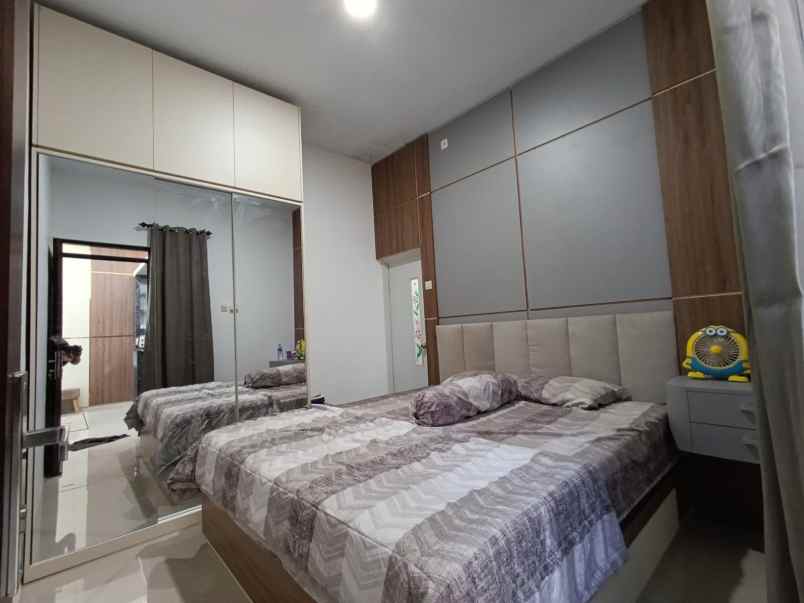 rumah 2 lantai dekat wisata mendunia cuma 600 jutaan