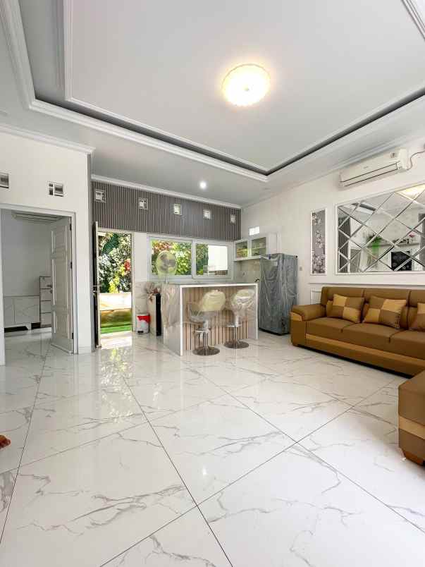 rumah 2 lantai full furnished di ciracas jakarta timur