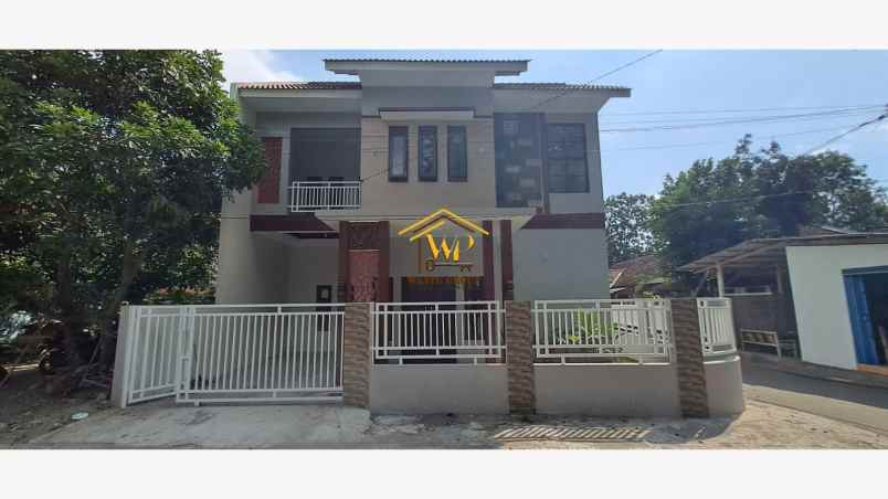 rumah 2 lantai harga murah di depok sleman
