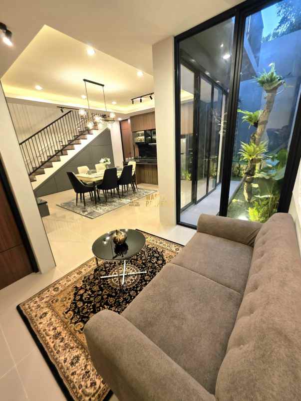 rumah 2 lantai modern dekat stadion maguwoharjo sleman