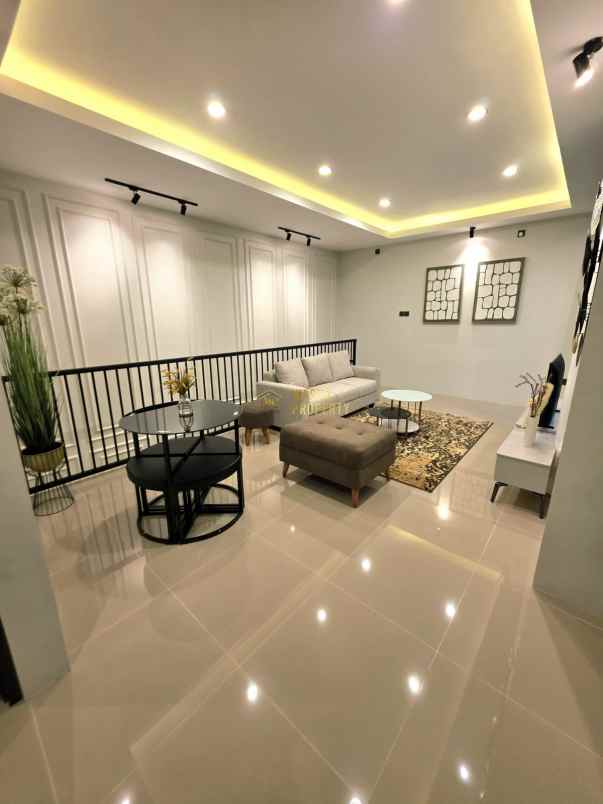 rumah 2 lantai modern dekat stadion maguwoharjo sleman