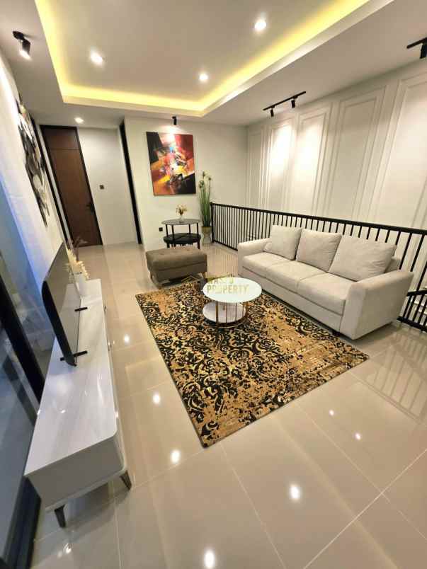 rumah 2 lantai modern dekat stadion maguwoharjo sleman