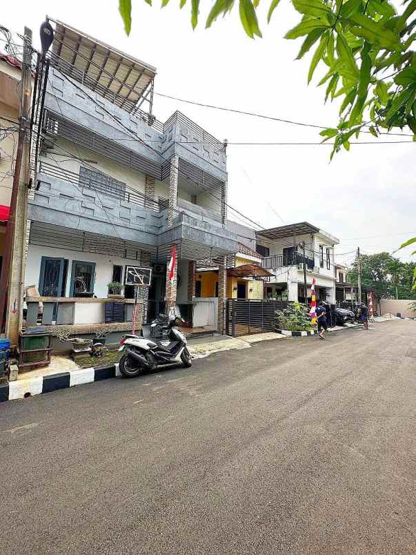 rumah 2nd 2lt plus rooftop di cikunir bekasi selatan