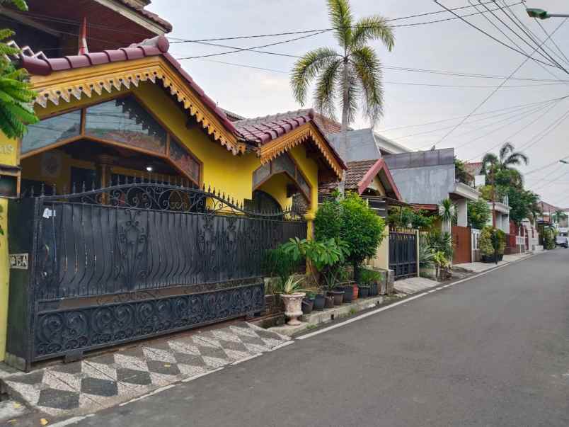 rumah asri luas 190 meter di komplek abadi duren sawit
