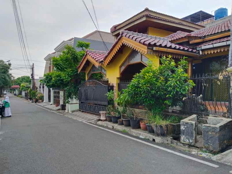 rumah asri luas 190 meter di komplek abadi duren sawit
