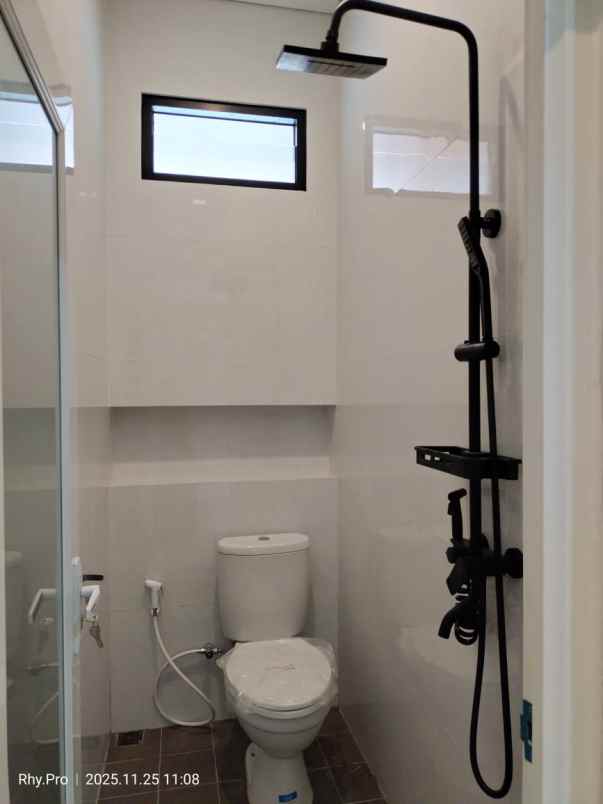 rumah baru cantik timur kammpus uii yogyakarta