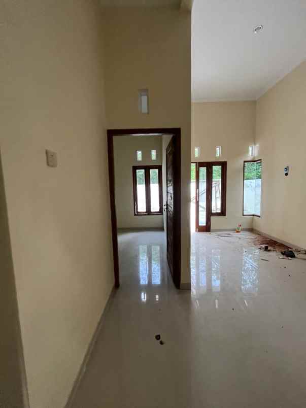 rumah baru dalam cluster 9 unit di moyudan sleman