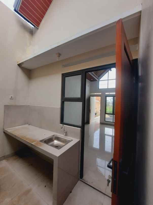 rumah baru siap huni di pocis tangerang selatan