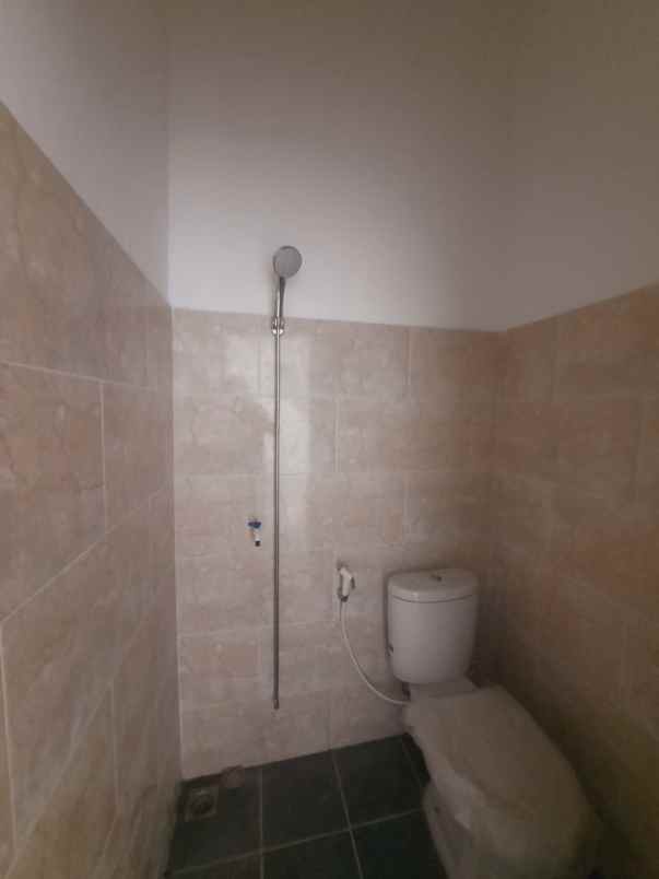 rumah baru siap huni di pocis tangerang selatan