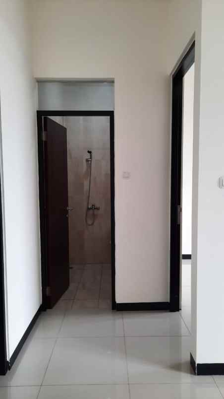 rumah baru taman kopo indah 5 bangunan dua lantai