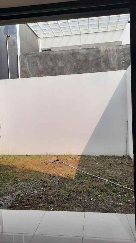 rumah baru taman kopo indah 5 bangunan dua lantai