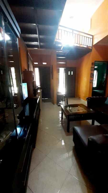 rumah bukit cinere gandul