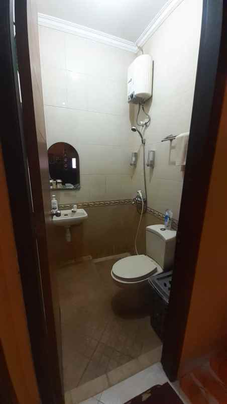 rumah bukit cinere gandul