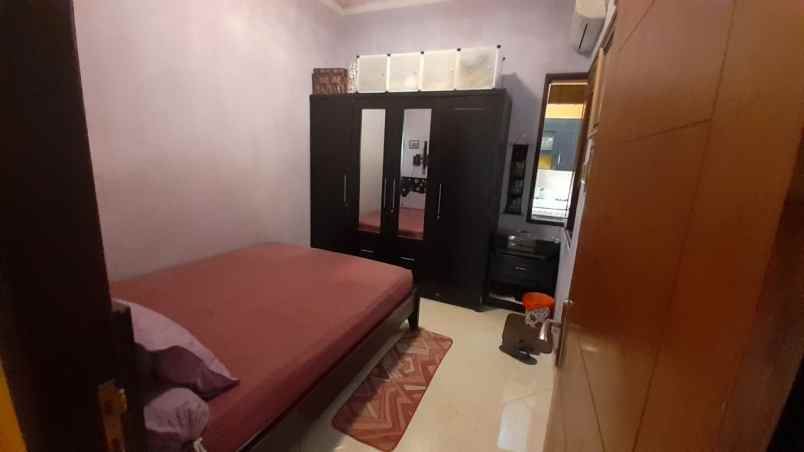 rumah bukit cinere gandul