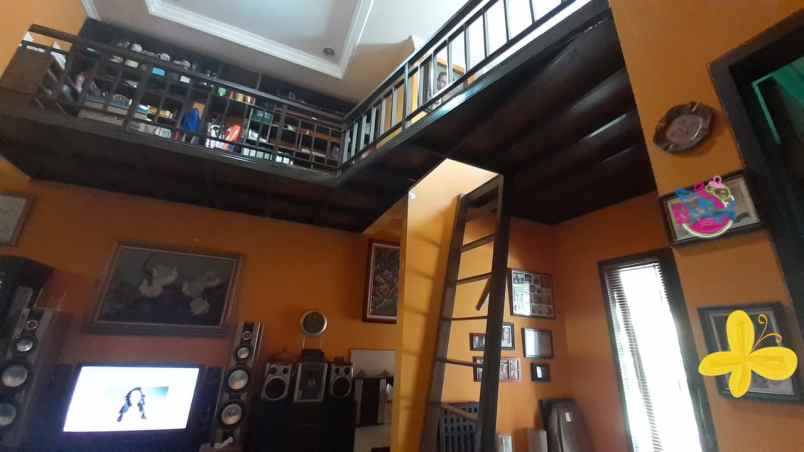 rumah bukit cinere gandul