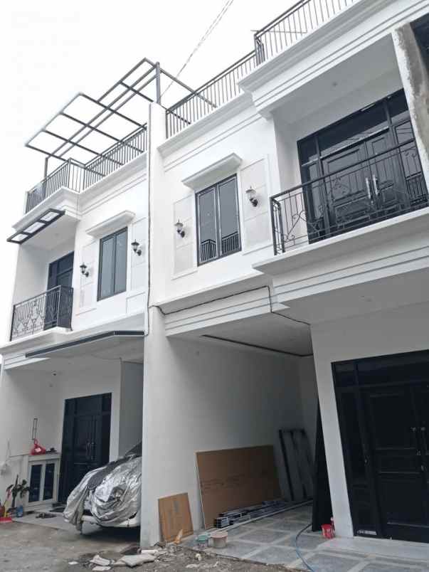 rumah cantik dalam cluster jagakarsa jakarta selatan