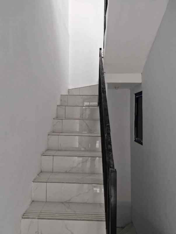 rumah cantik dalam cluster jagakarsa jakarta selatan